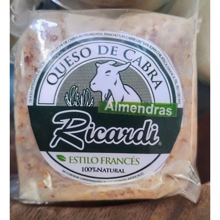 Queso de cabra con almendra