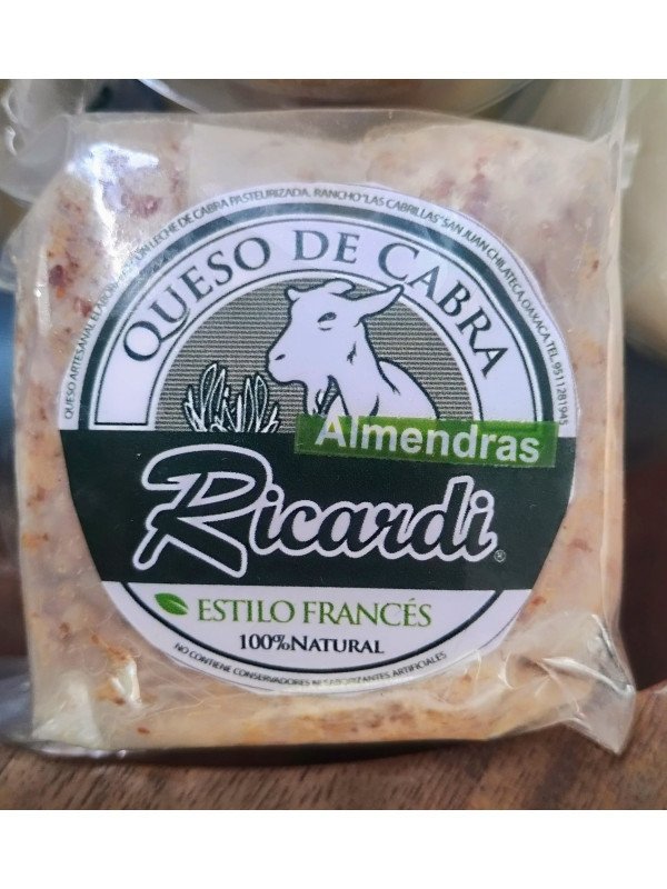 Queso de cabra con almendra